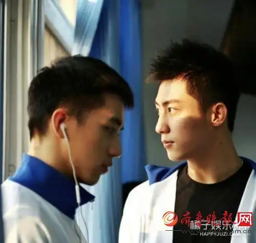 网剧上瘾被删床戏最全吻戏船戏花絮合集快吻嗯我