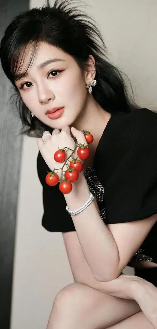 美女壁纸第2039期杨紫