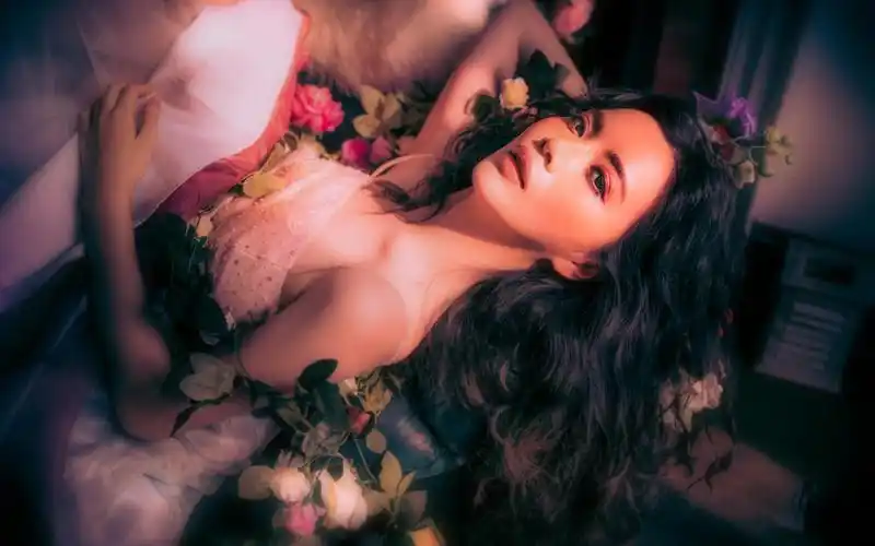 花海美女复古写真高清桌面壁纸