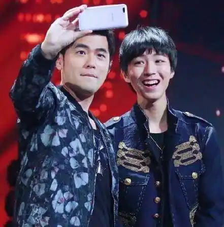 周杰伦偷偷关注王俊凯各大明星们的偶像都是谁