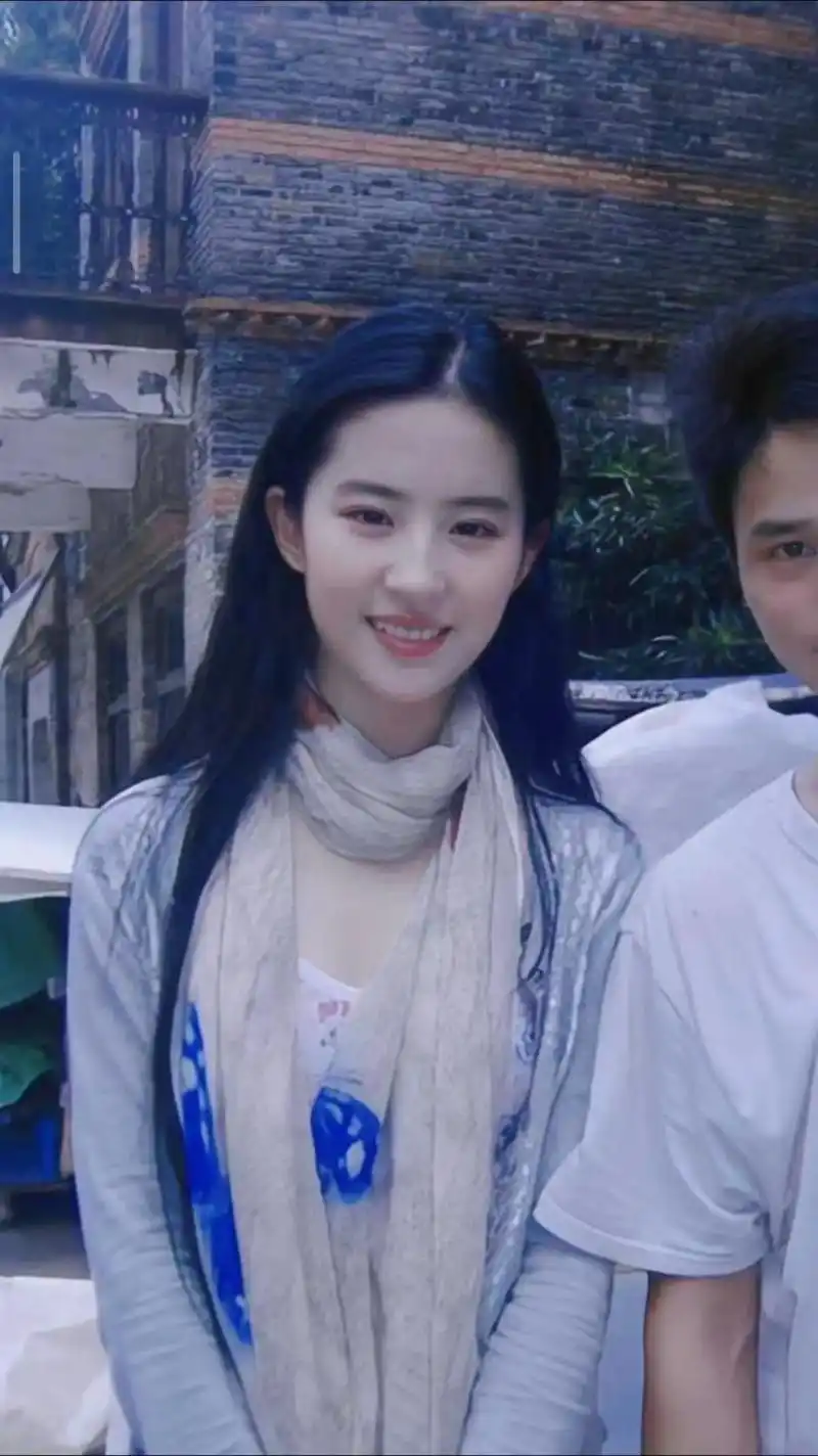 80后女神神颜颜值刘亦菲vs范冰冰.#审美分析 #刘亦菲和粉 - 抖音