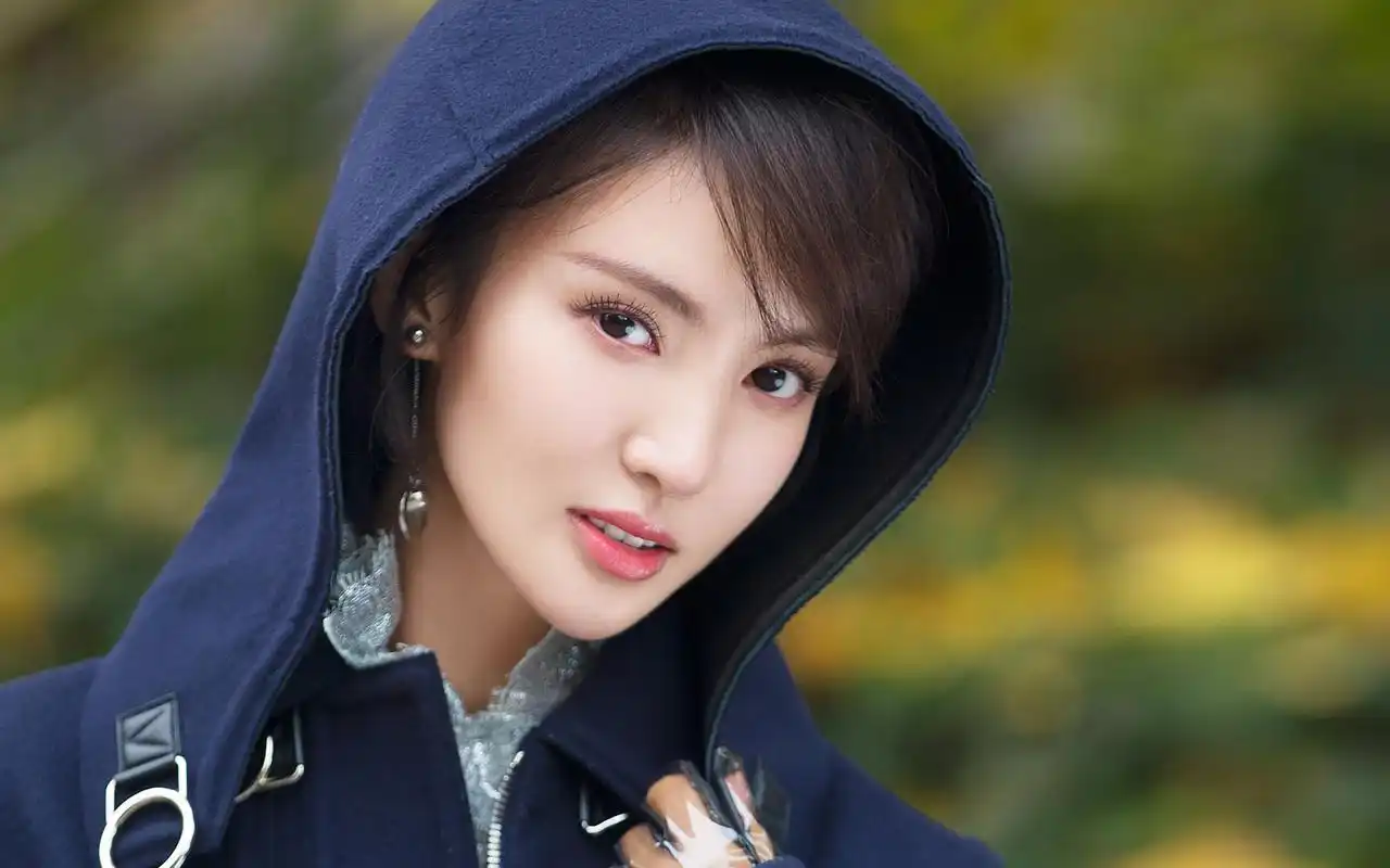 美女明星金晨短发时尚魅力写真壁纸