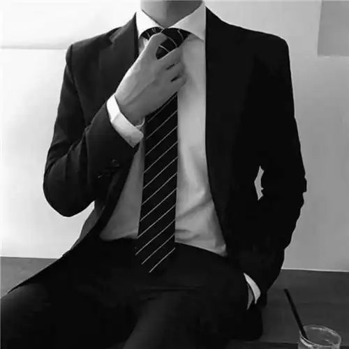 男人黑白头像男人味