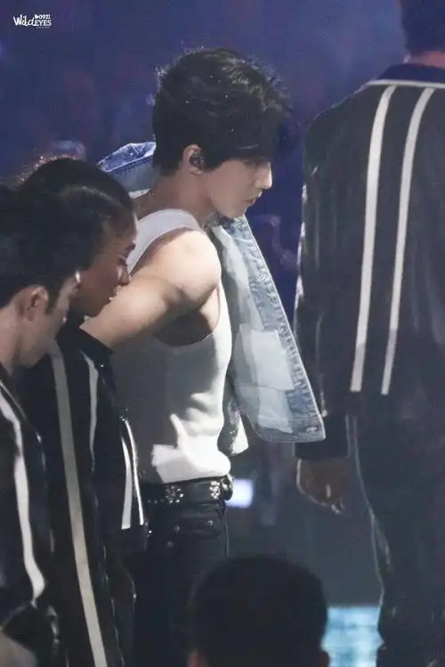 王俊凯平时没少健身吧