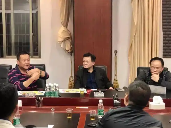 考察调研3月28日,农业发展银行梧州分行行长汤松,藤县财政局局长黄彩