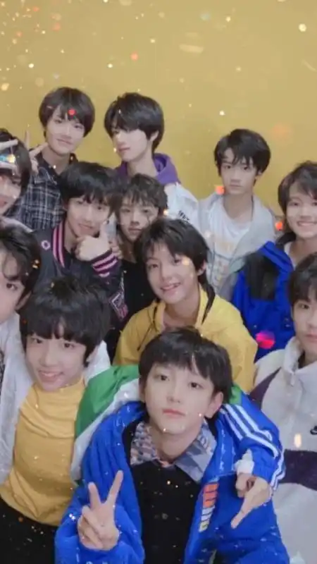 tf家族三代十三个孩子一定要一起出道呀