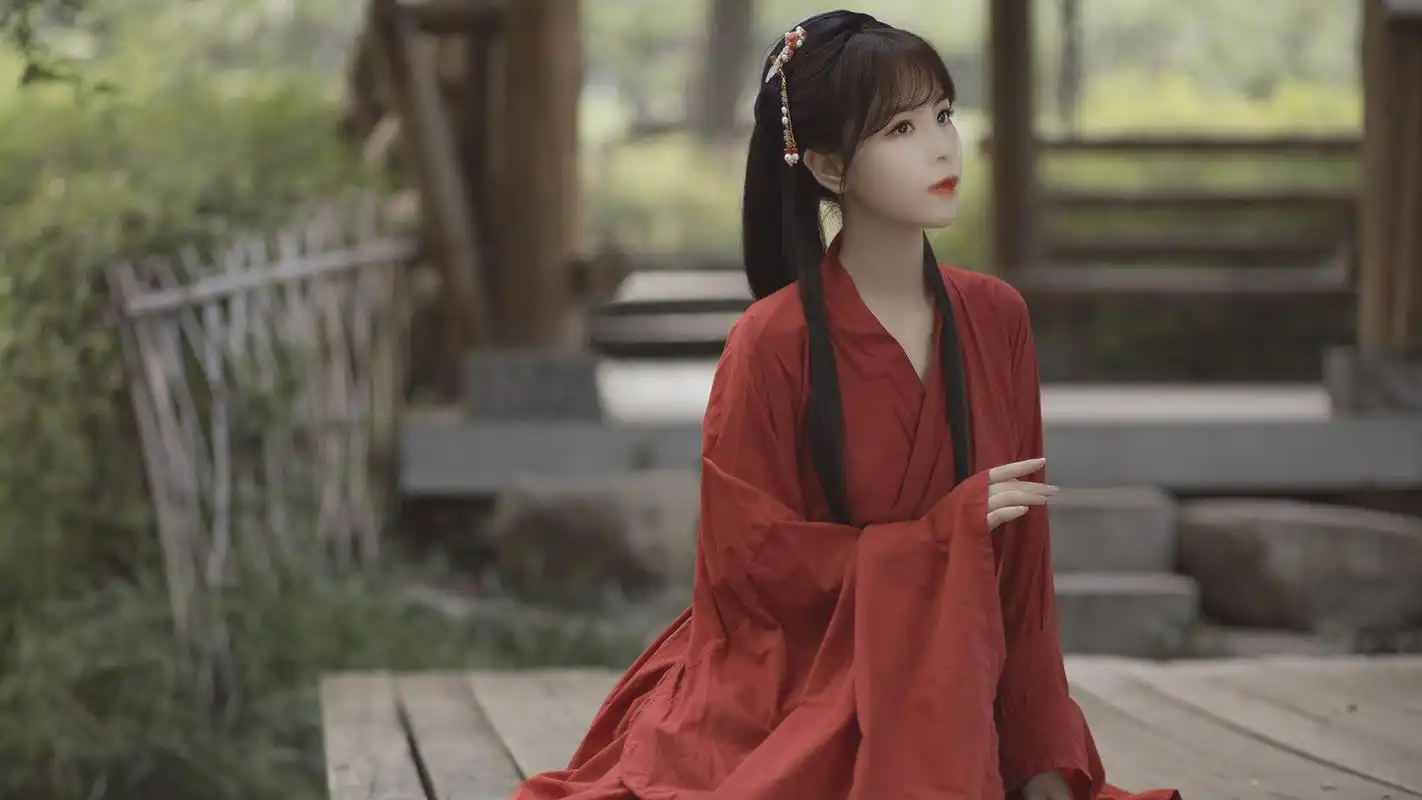 红衣古风美女高清桌面壁纸