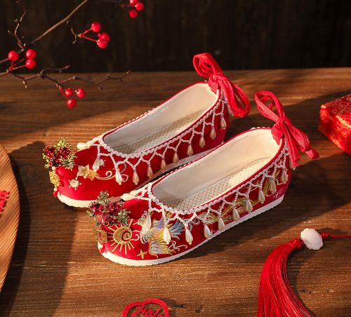 中式秀禾服婚鞋明制古风红色汉服新娘结婚鞋女增高绣花鞋-阿里巴巴