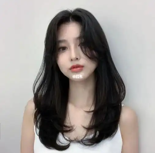 烫头发  #八字刘海  #膝盖内扣  #圆脸发型推荐  #减龄发型  #烫