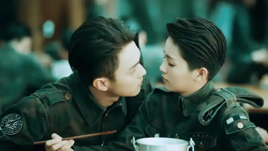 爱不爱,看白鹿对许凯做的这个动作就知道了 - 知乎