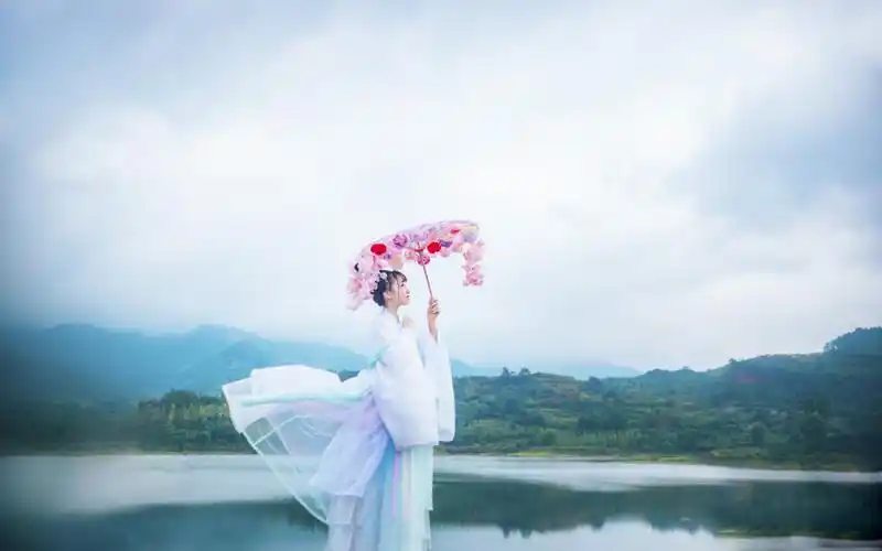 花仙子古装美女梦幻写真桌面壁纸