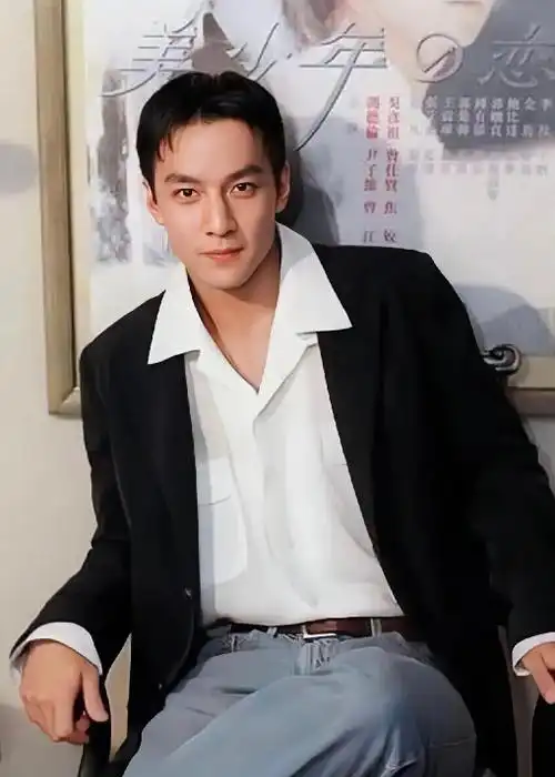 吴彦祖湖州配眼镜,老板娘秒变粉丝:我的男神,终于见面啦_腾讯新闻