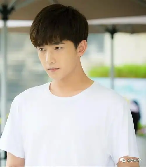 17岁以上的男生发型这样剪太帅了