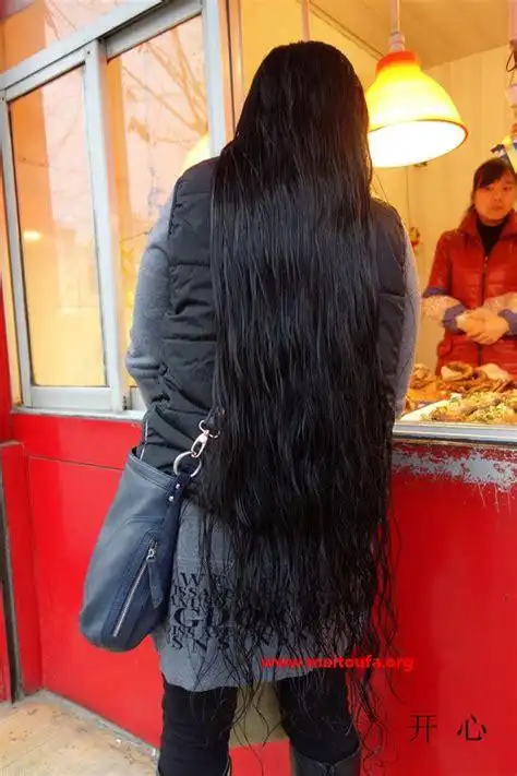 街拍超长湿发(3)-中国长发网