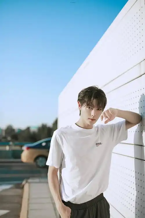 演员肖宇梁专楼30