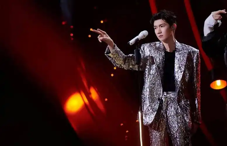 原创被唱歌耽误的金句少年王源抢答没出生随后的回答更让全场沸腾