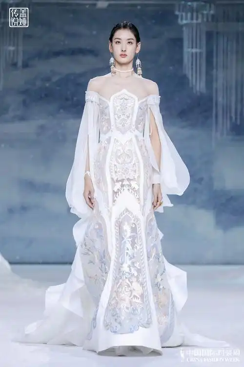 春晚走秀的盖娅传说又上时装周最美中国风这次惊艳了吗