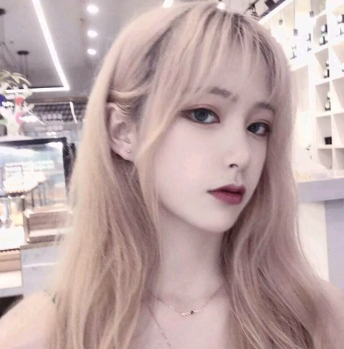 再来一波黄头发头像