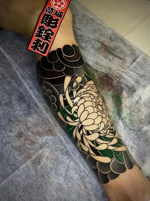 这家店回头客超多  ##纹身  #包小腿纹身  #日式老传统纹身  #阿多福