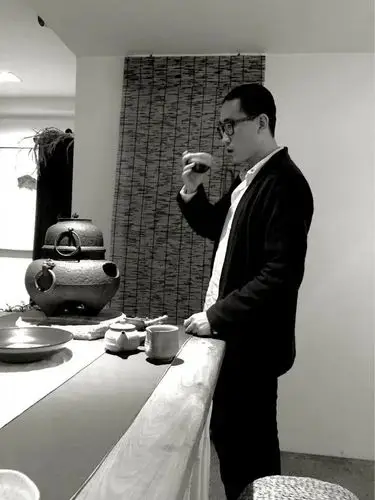 王冠 简历 - 名人简历