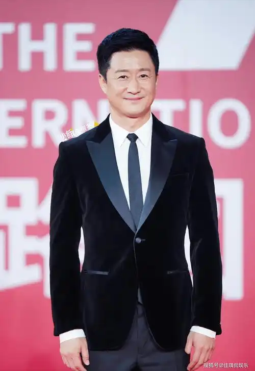 吴京又开始用国产手机,他是电影圈的一面旗帜,这次他做对了_网友_苹果