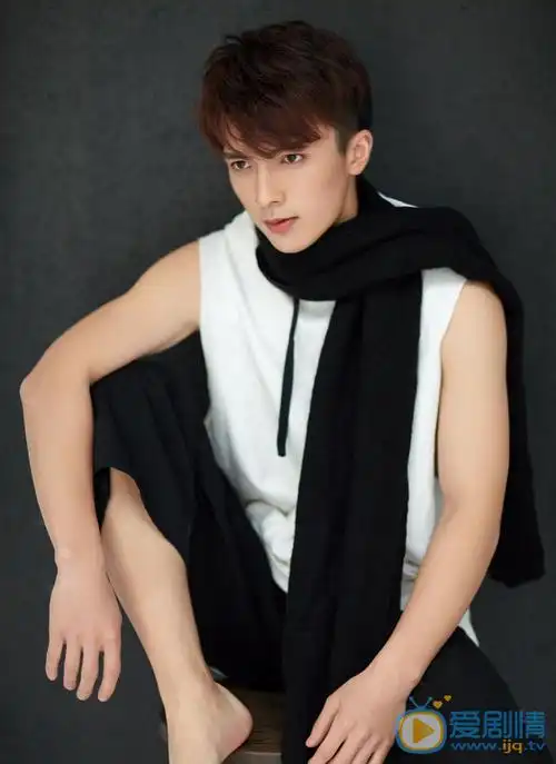 初恋是暗恋严大宇扮演者曹峻祥照片点击查看更多曹峻祥个人资料》》》