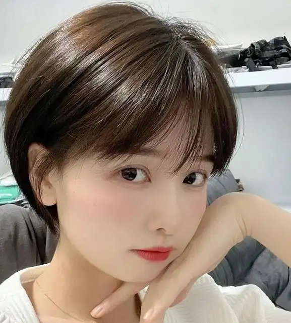 经典长脸短发模板,教科书级"变美发型",简约好打理