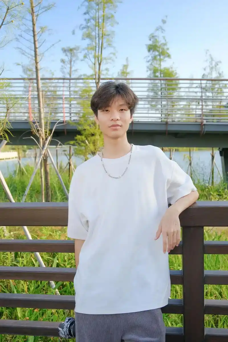 青春的样子 #宝藏男孩 #治愈系笑容 #男生写真 #定格美 - 抖音