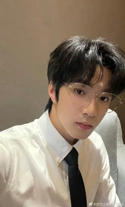 青年演员刘耀文##刘耀文炫迈品牌全球代言人