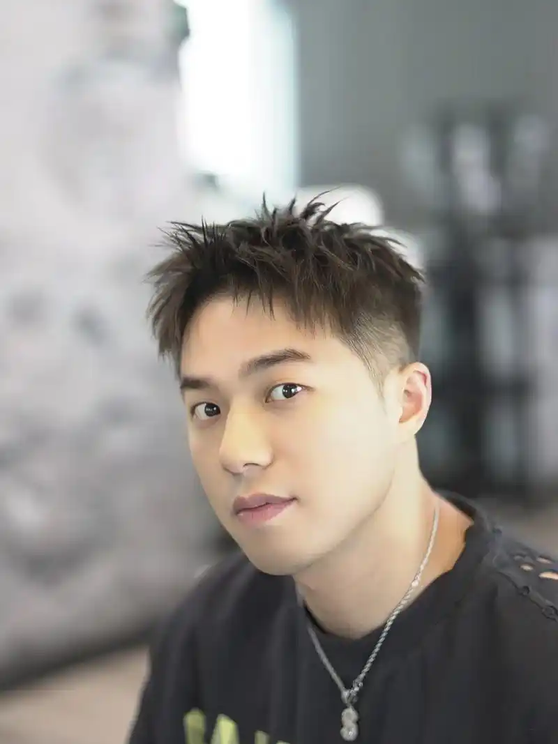 所有男生都在剪的发型
