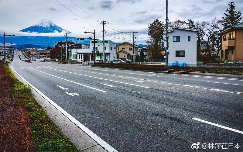 富士吉田市通往富士山之路风景有点太壮观inssotakajihara
