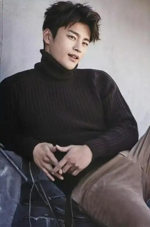 徐仁国入伍四天被退队 脚踝病变将接受复检