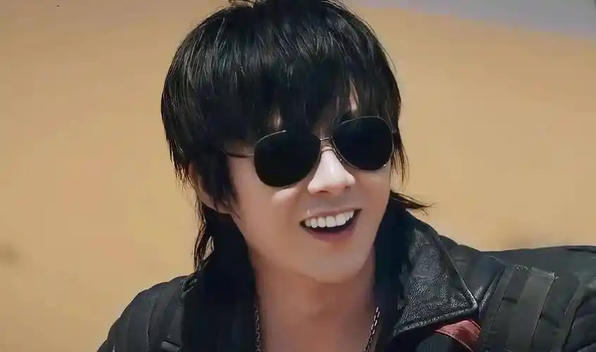 "南瞎北哑"和小哥齐名的黑瞎子有多神秘……盗墓笔记_墨镜_带着_旗人