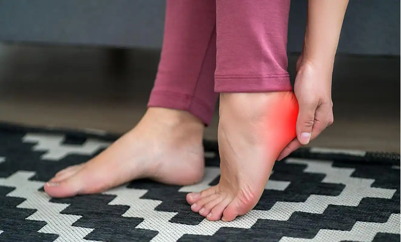 一招即可缓解足底疼痛!