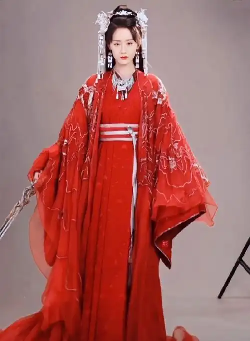 落花时节又逢君袁冰妍红茶花妖