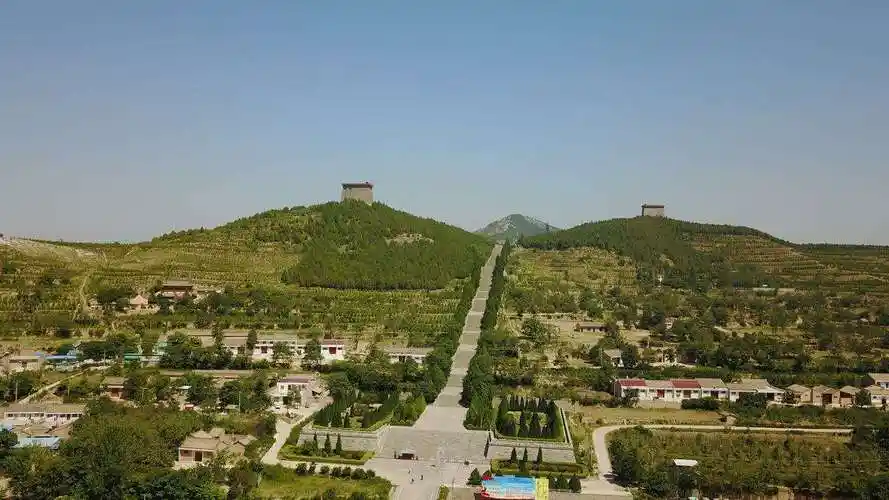 两位大师选中的风水宝地