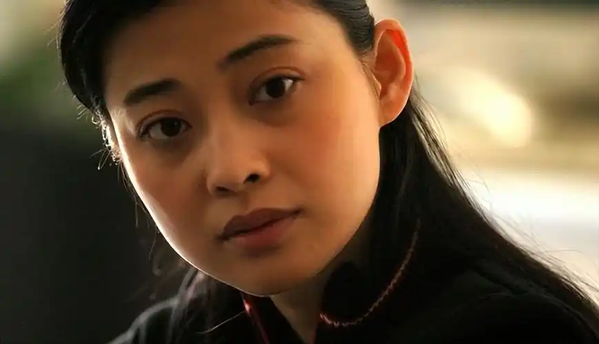 回顾梅婷:拒绝名导演,为前夫花400万,二婚嫁摄影师幸福圆满