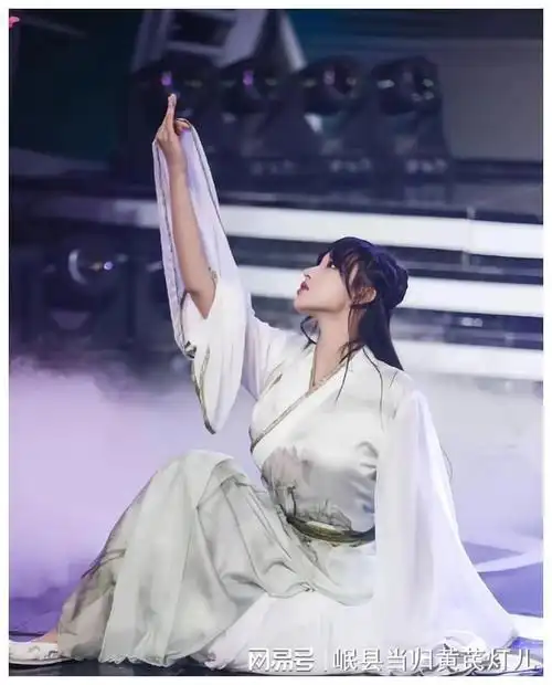 有种发育过猛叫程潇年轻一代女星并非都是瘦竹竿