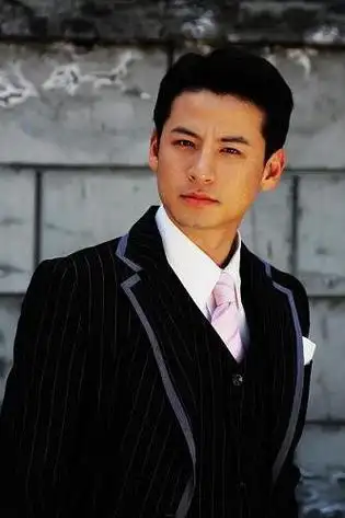 《忘掉我是谁》热播 钱泳辰"富二代"惹关注