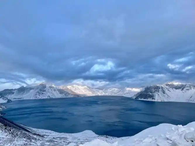 长白山看天池泡温泉玩滑雪