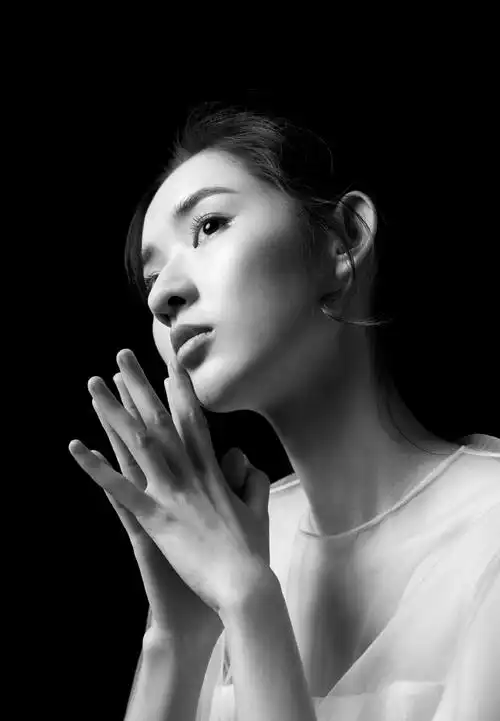 王玉雯薄纱裙气质写真图片19