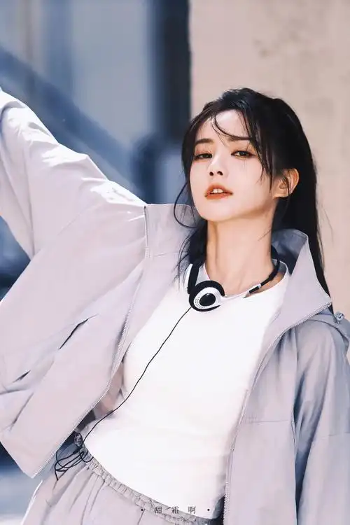 李一桐元气高马尾