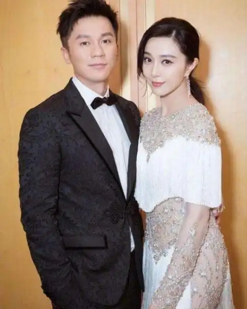 范冰冰与廖凡手牵手,同框出镜太甜蜜