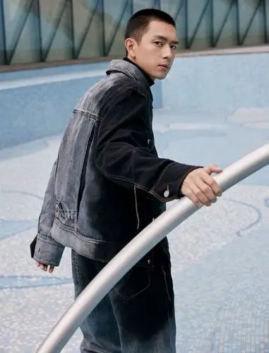 李现寸头造型潮酷帅气图片写真19