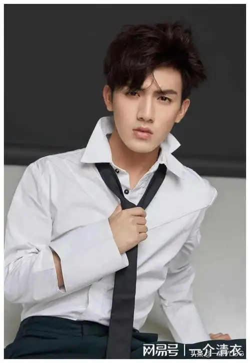 这六个人分别是肖宇梁,白澍,黄俊捷,秦天宇,李明德,刘耀元,都是20多岁