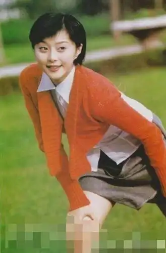 范冰冰20年前青涩旧照,虽然造型太土不过颜值却很高