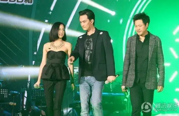 李泉与黄龄恋情疑曝光 年纪相差18岁引热议