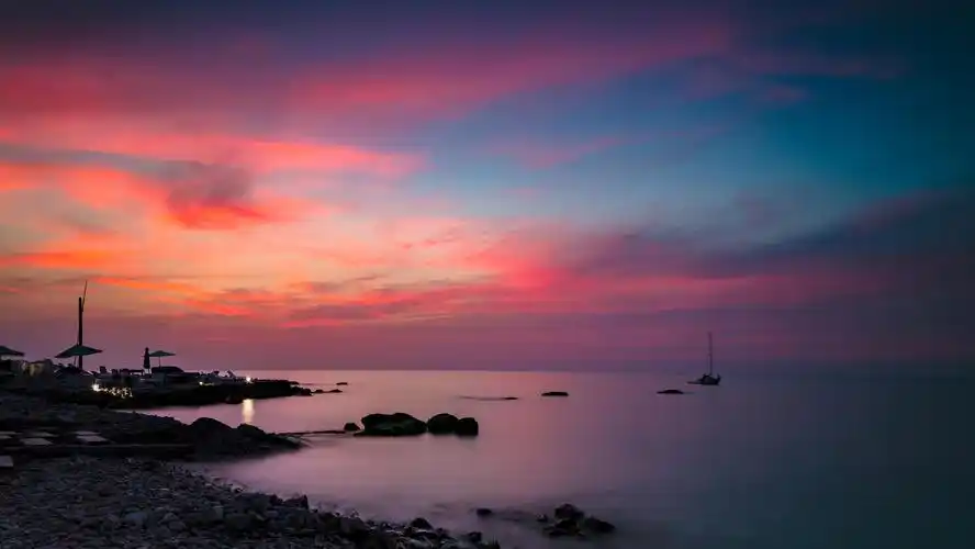 美丽的粉红色日落景观