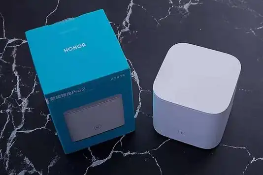 最近笔者拿到一款在路由器领域里热门产品—荣耀路由pro 2,作为上代