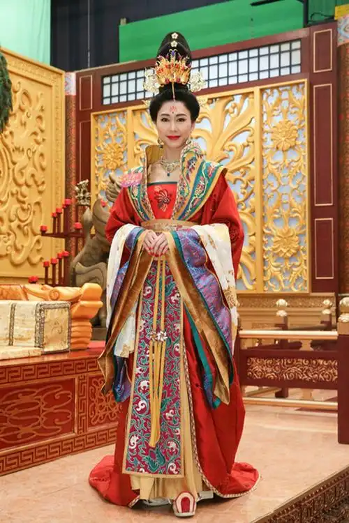 宫心计2为什么会停播 胡定欣占中事件是怎么回事